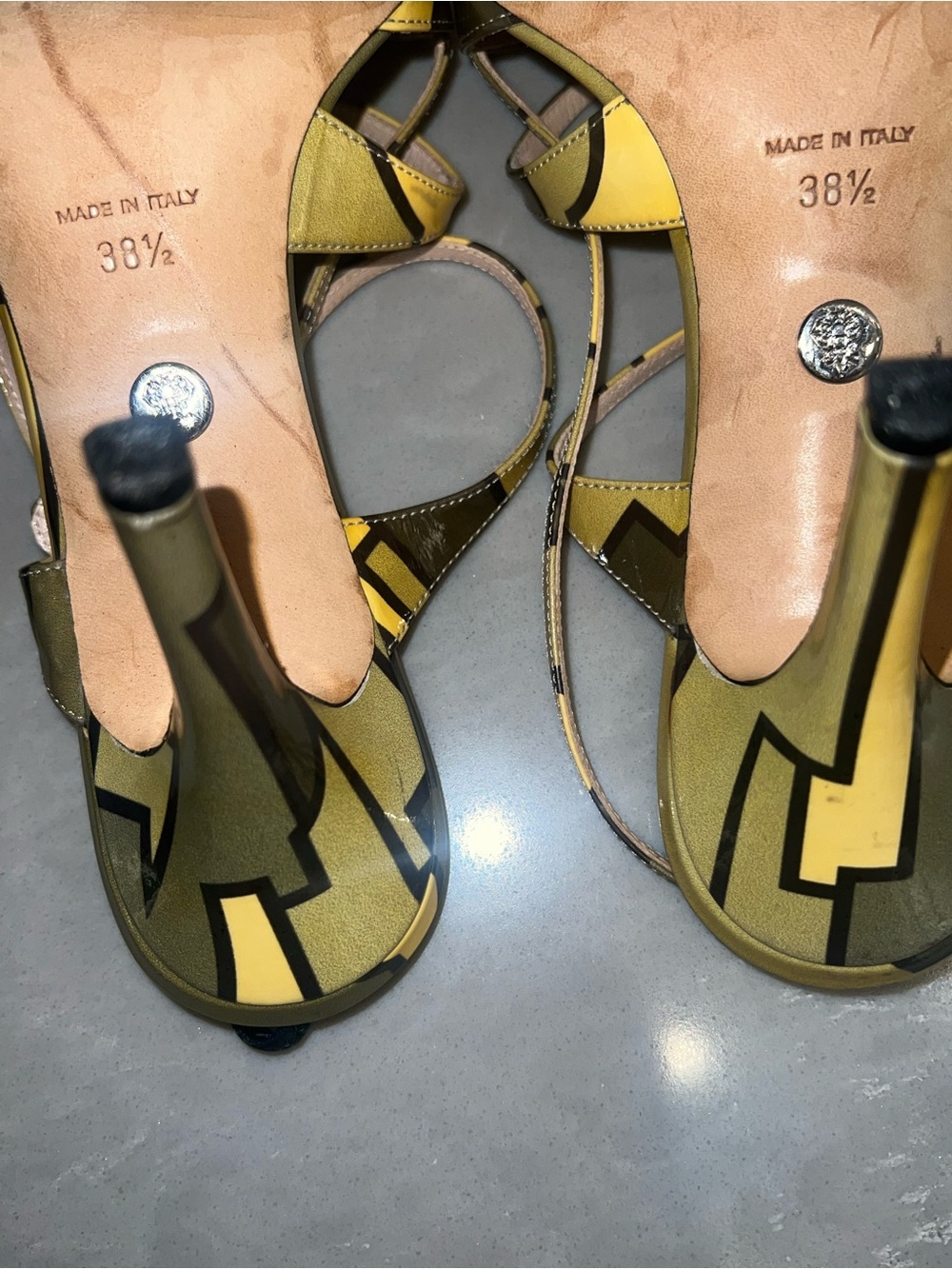 EMILIO PUCCI  Strappy Patent Leather Sandals in Olive & Yellow - Picture 12 of 14